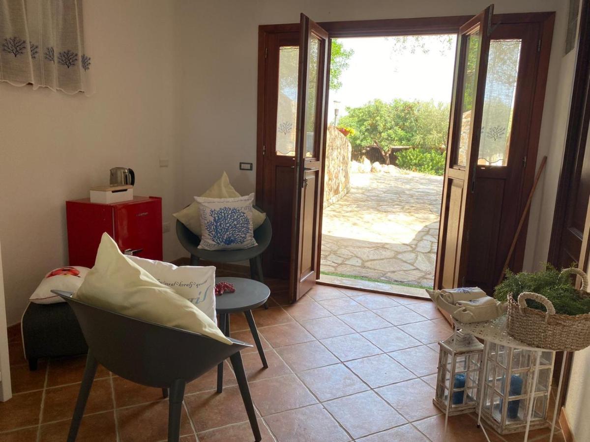 Case Vacanze Villa Rosita San Teodoro  Extérieur photo